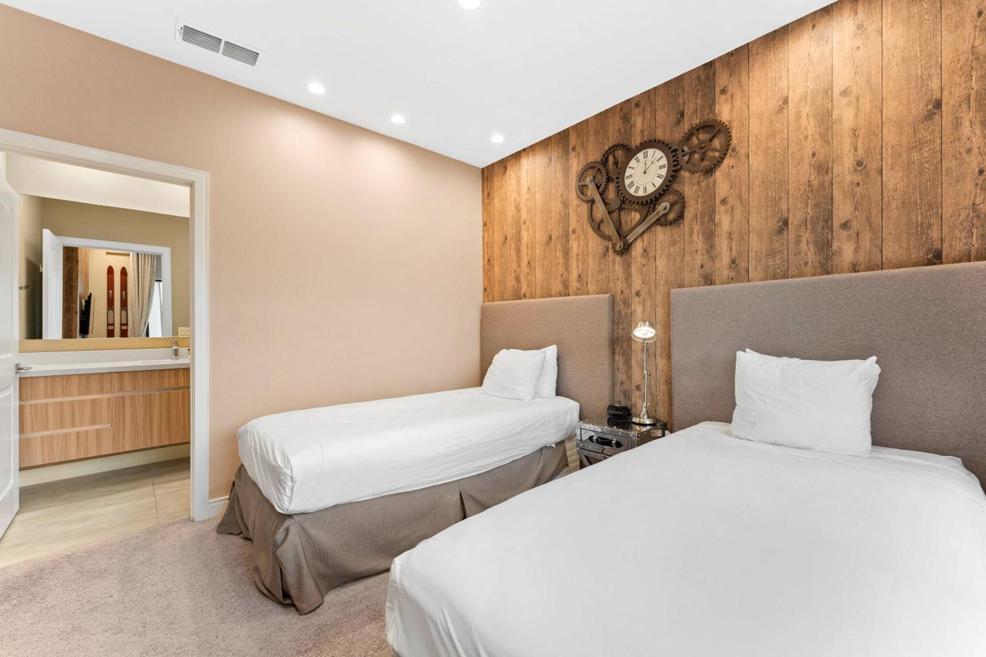 אורלנדו 7564 Magic Village 3 Suites Jacuzzi Bbq 8 Min Disney מראה חיצוני תמונה