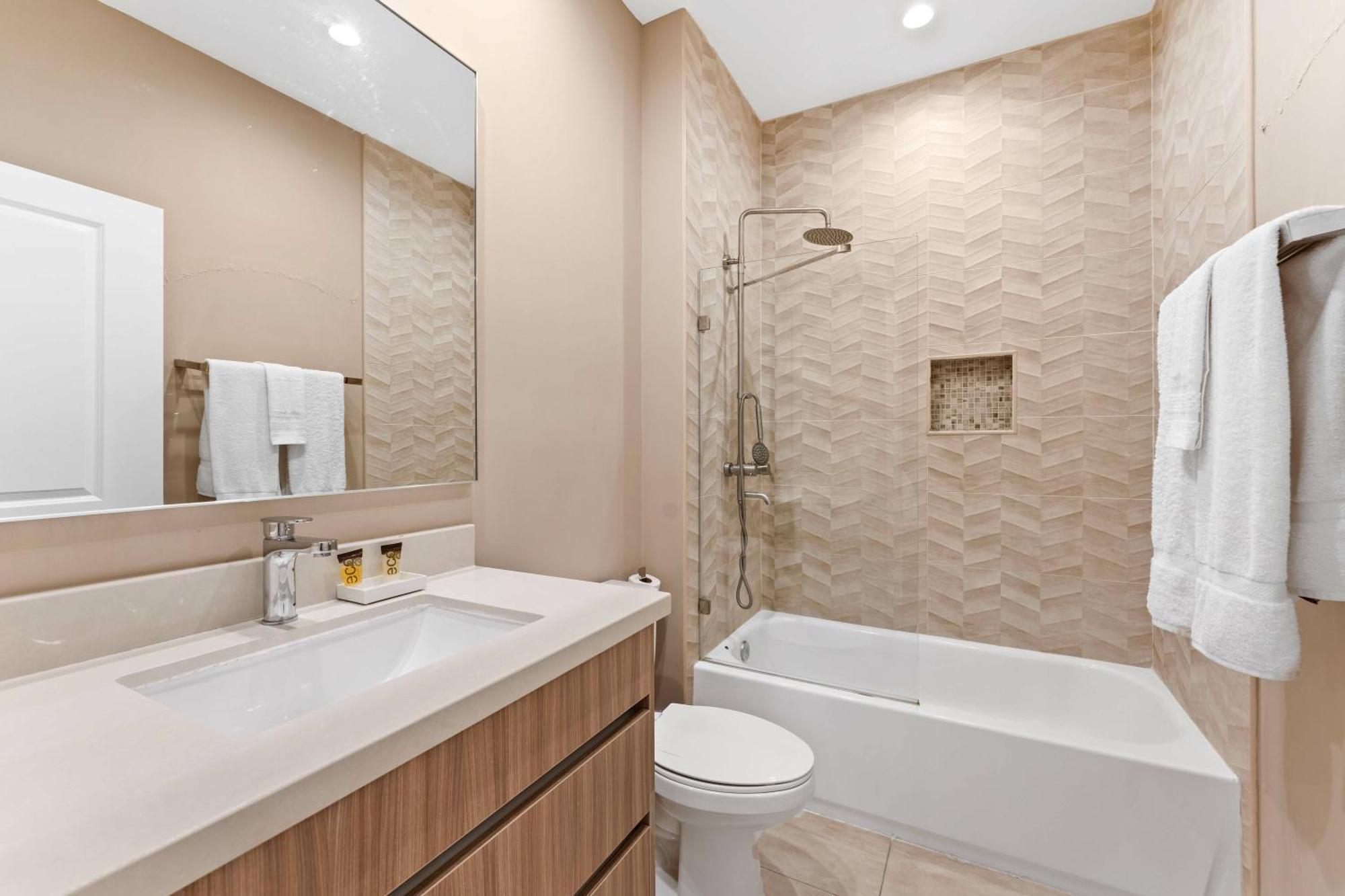 אורלנדו 7564 Magic Village 3 Suites Jacuzzi Bbq 8 Min Disney מראה חיצוני תמונה